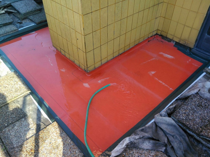 Remate de impermeabilização em zona de piscina